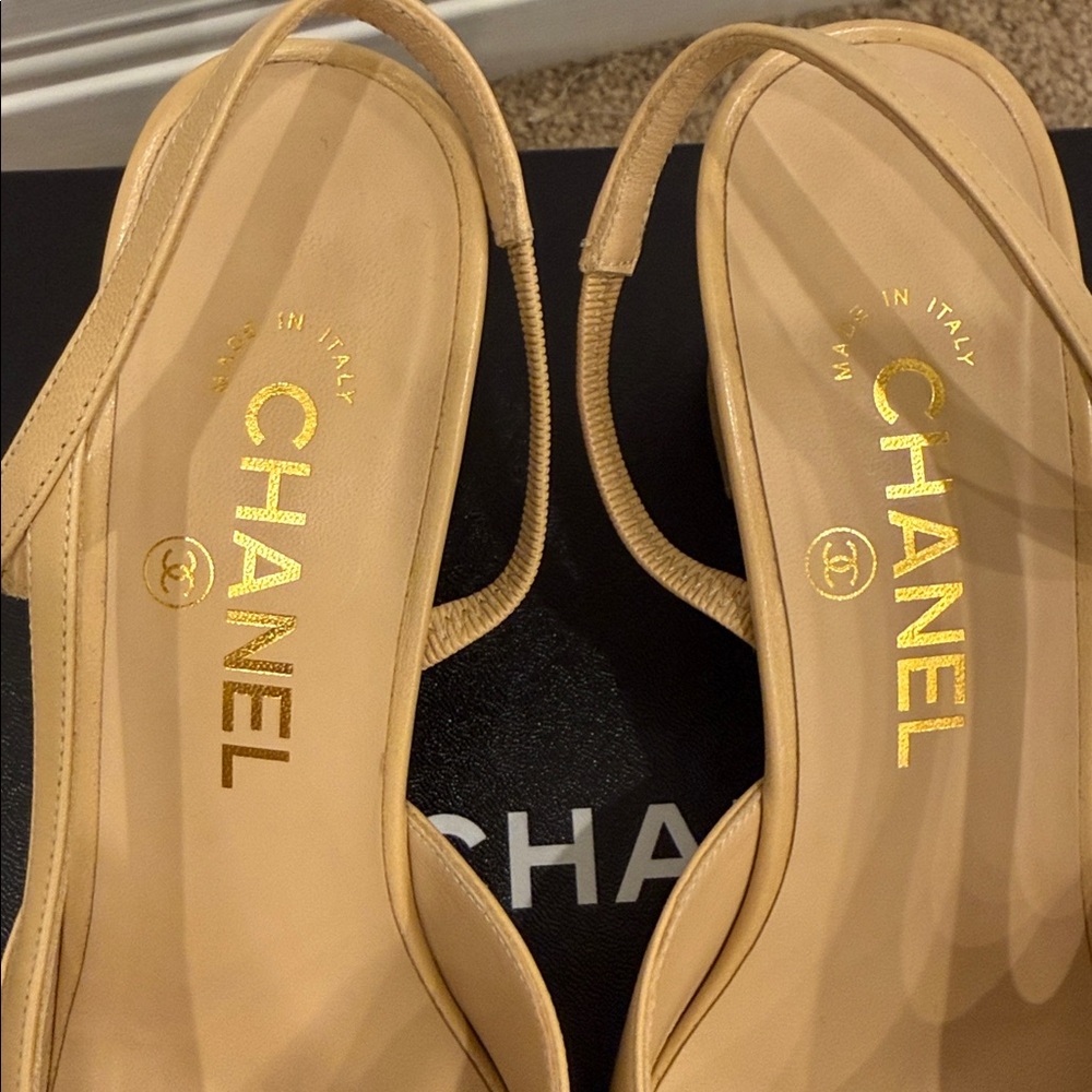Chanel Classic Two-Tone Slingback Pumps Beige & Black Cap Toe Size 37 Worn Once - Picture 5 of 14